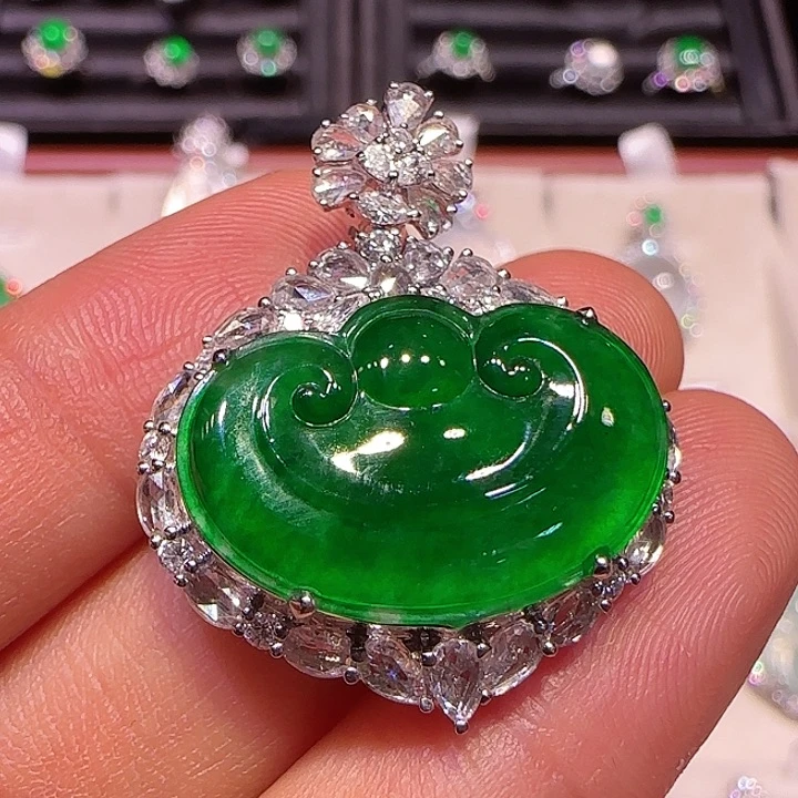 翡翠吊坠(不含链)18K金镶嵌吊坠