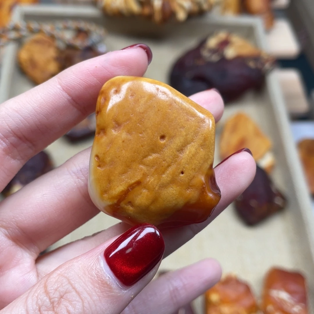 琥珀未镶嵌珠宝奇石