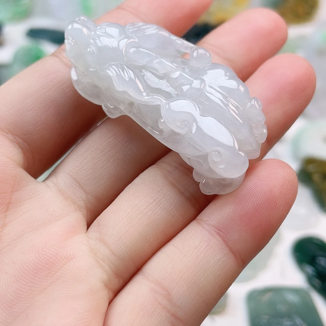 翡翠颈饰未镶嵌貔貅