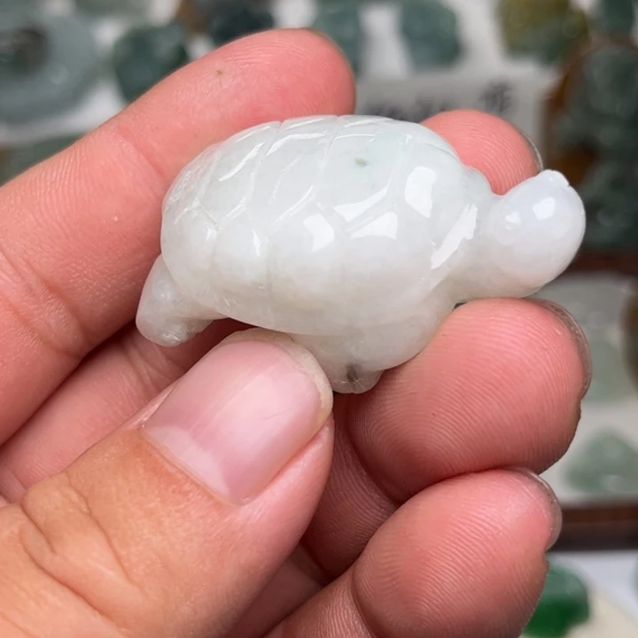 颈饰未镶嵌翡翠乌龟