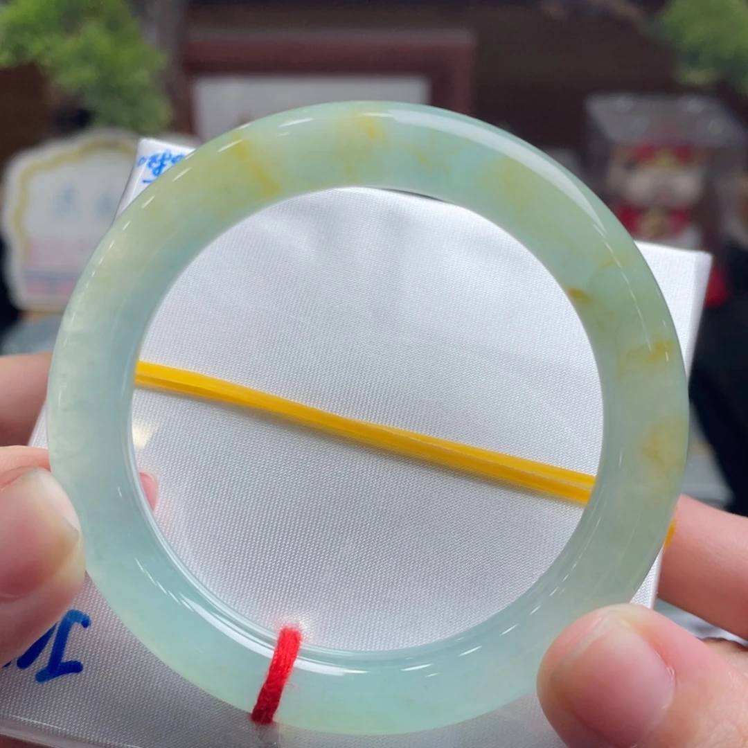 翡翠未镶嵌手镯50.7特色