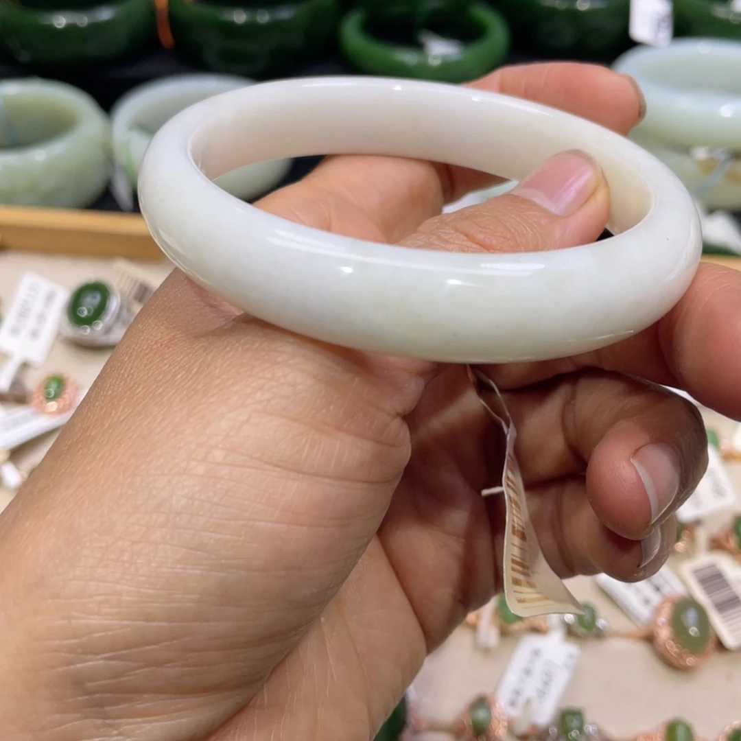未镶嵌手镯和田玉（糖玉）