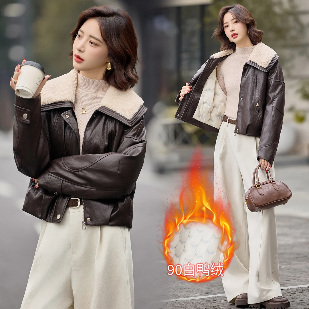 羊羔毛翻领拼接PU皮羽绒服女2025冬季新款加厚保暖白鸭绒短款外套