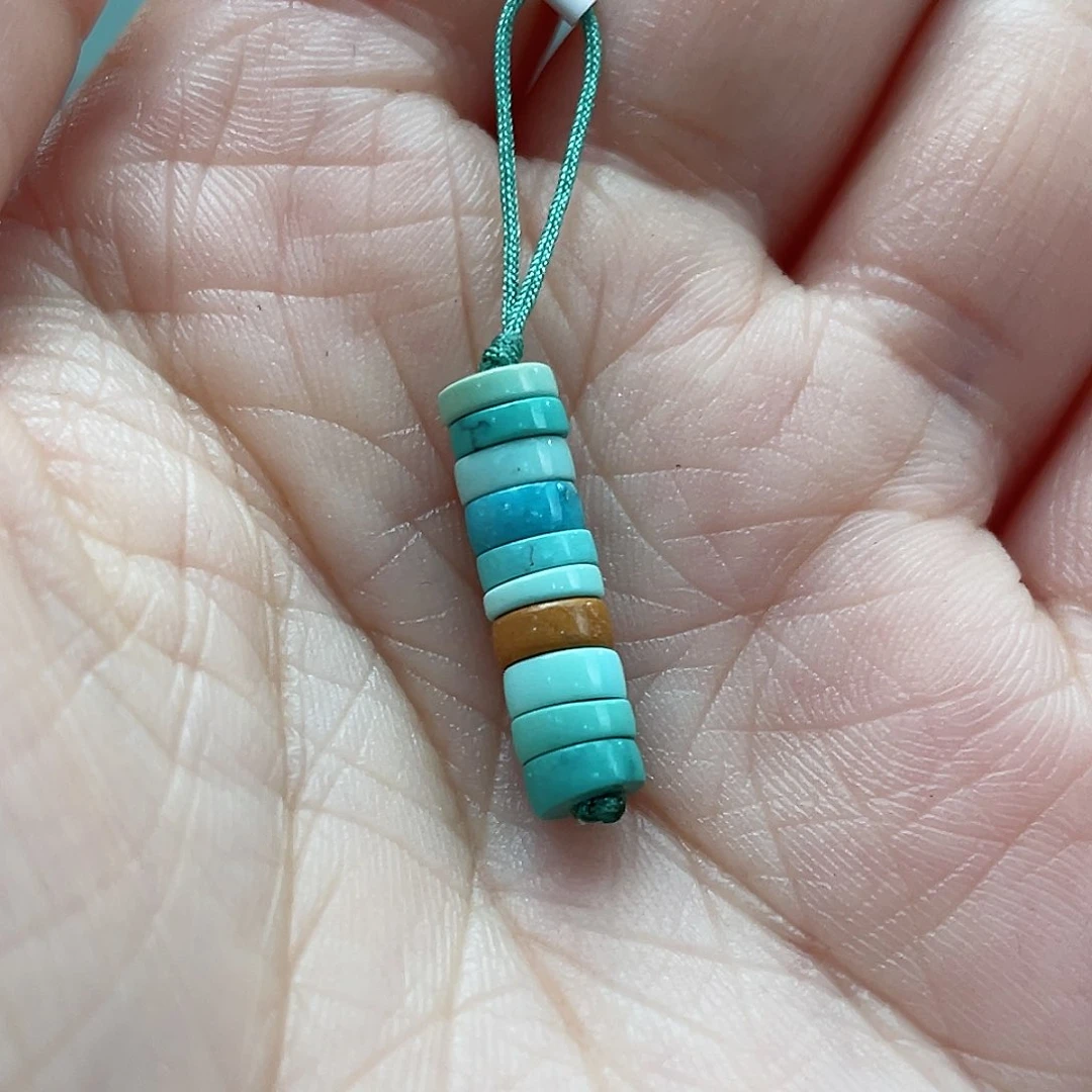 绿松石颈饰未镶嵌