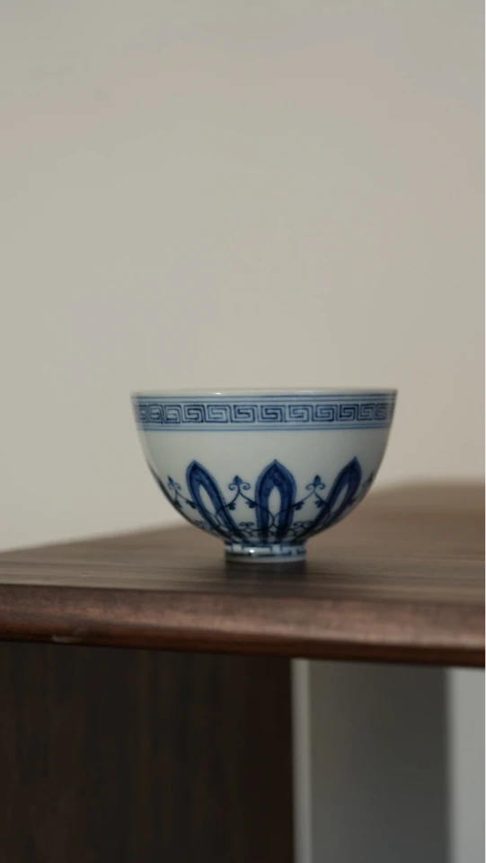 玉面拙青仿永乐青花莲瓣鸡心杯120cc