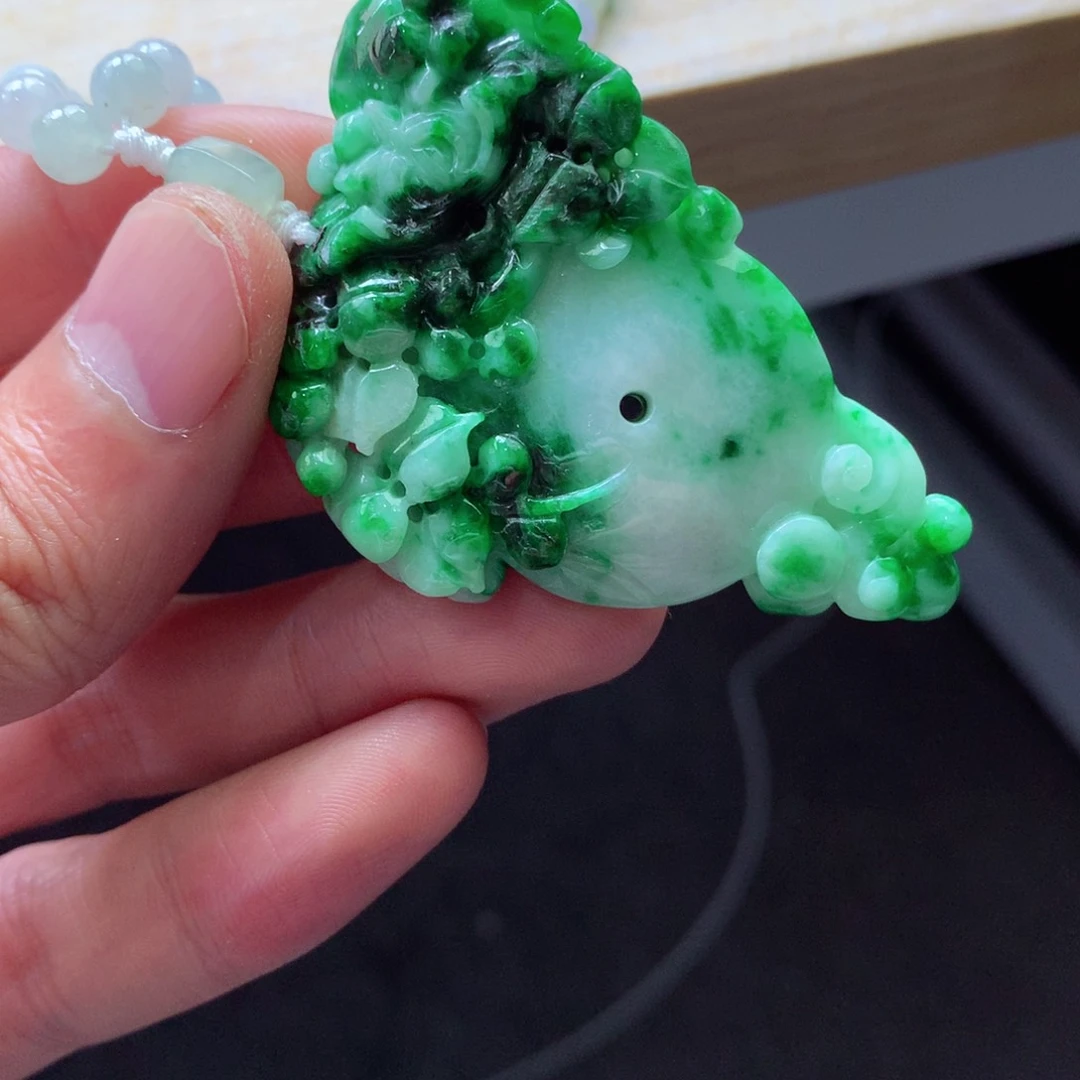 翡翠颈饰未镶嵌吊坠