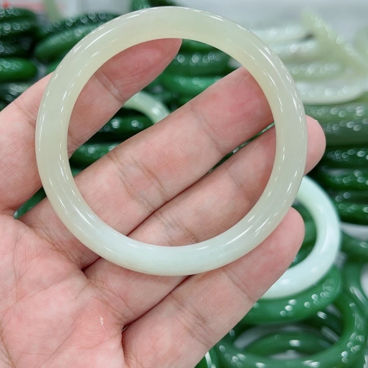 和田玉未镶嵌手镯52～1