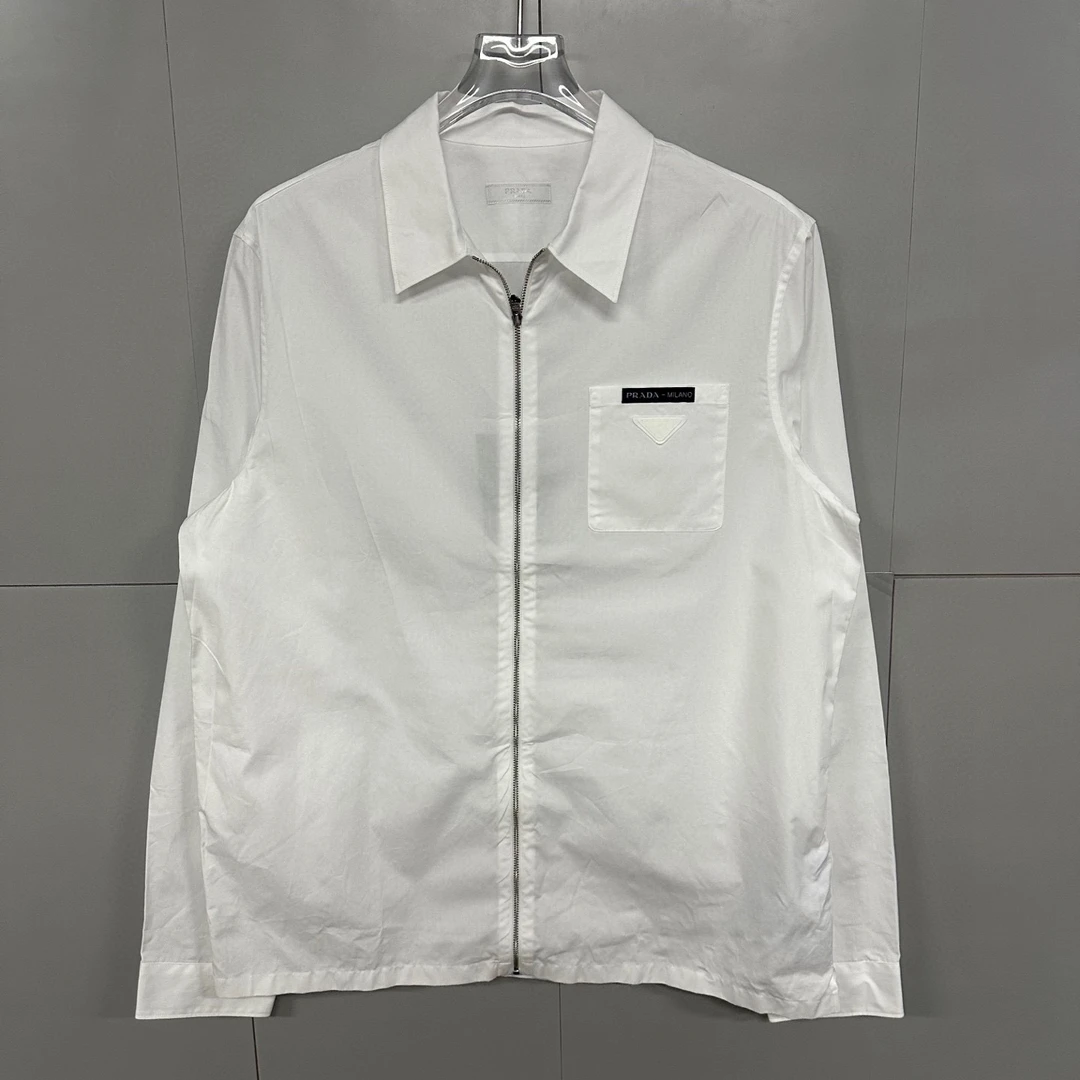 全新未使用 Prada/普拉达 贴布三角标拉链衬衫 XL码 P00722
