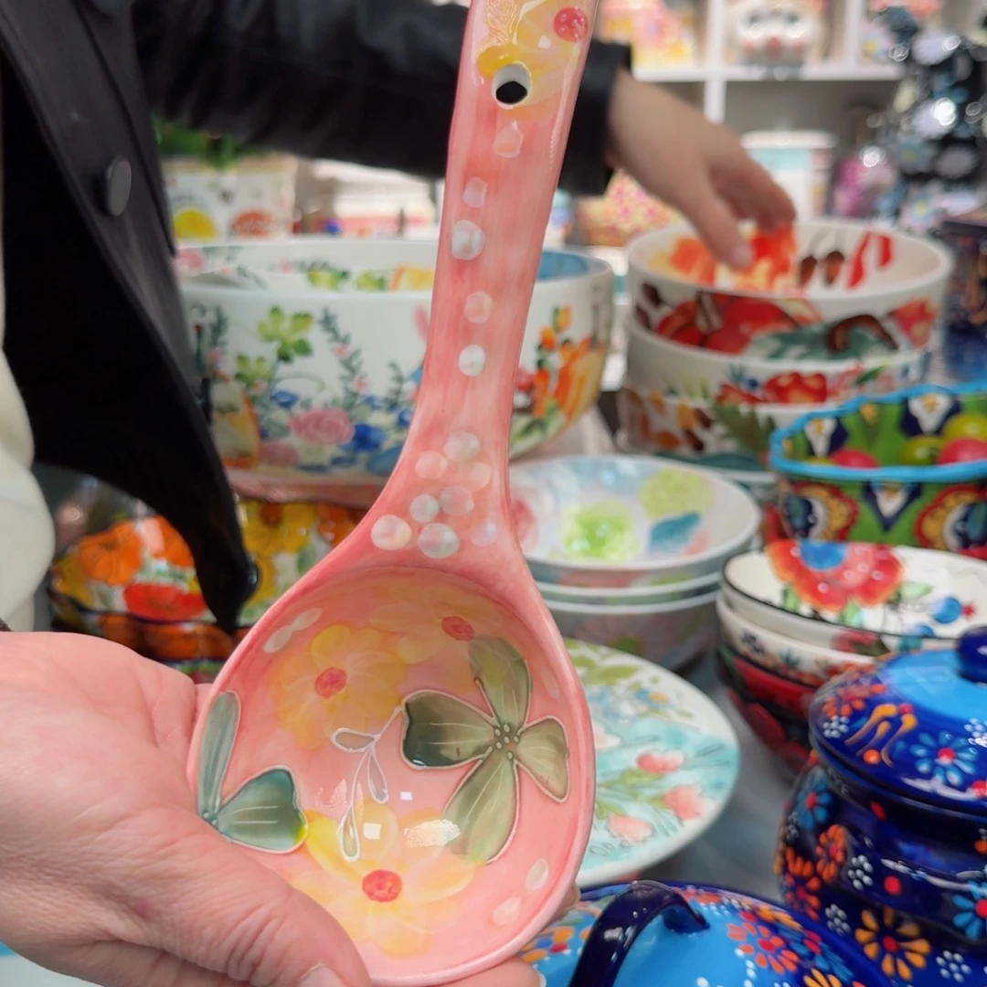 瓷片粉色大汤勺一只