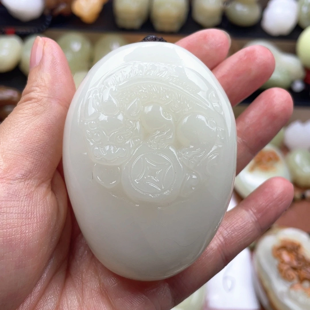 慢***拍石材天然古青石手把件