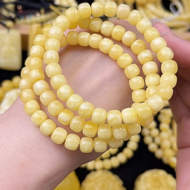 琥珀未镶嵌颈饰琥珀，多样性发其一