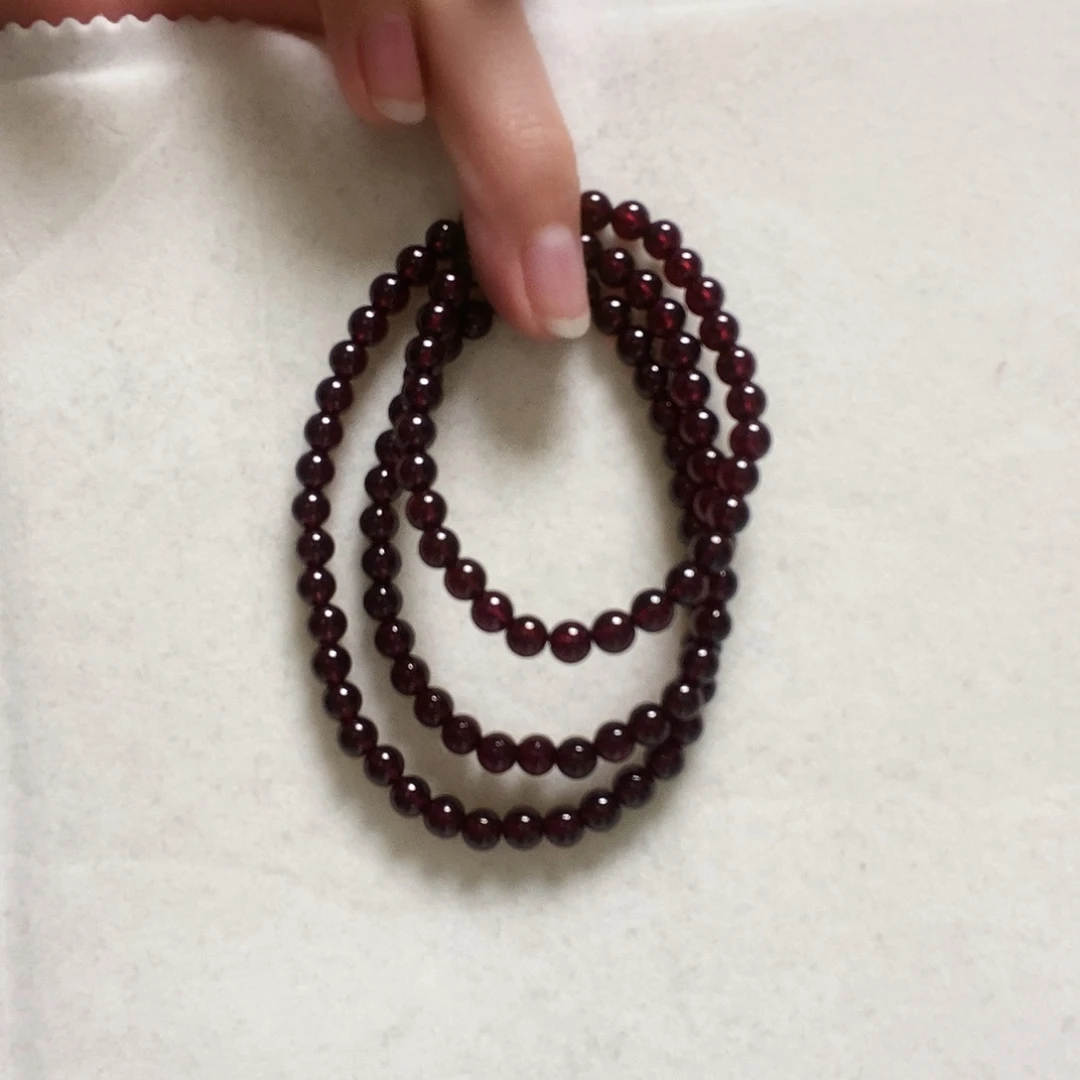 石榴石手串未镶嵌简单