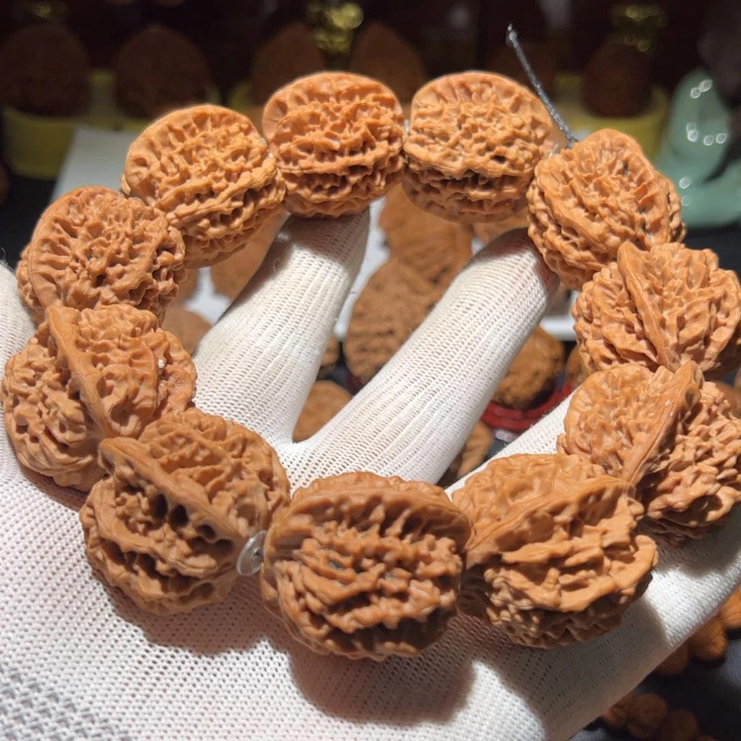 文玩核桃把件齐**名秦闷