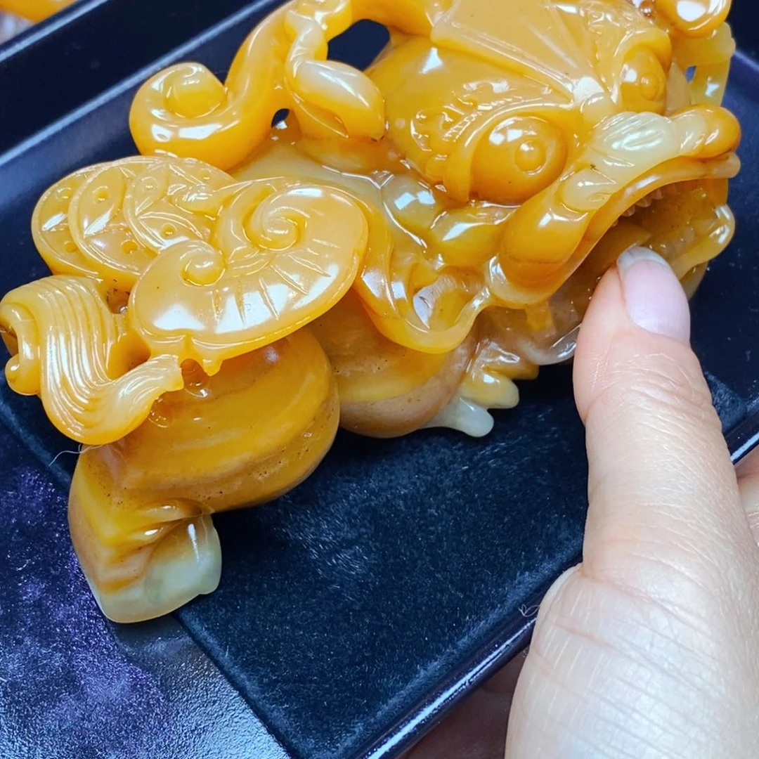 颈饰未镶嵌石英岩玉