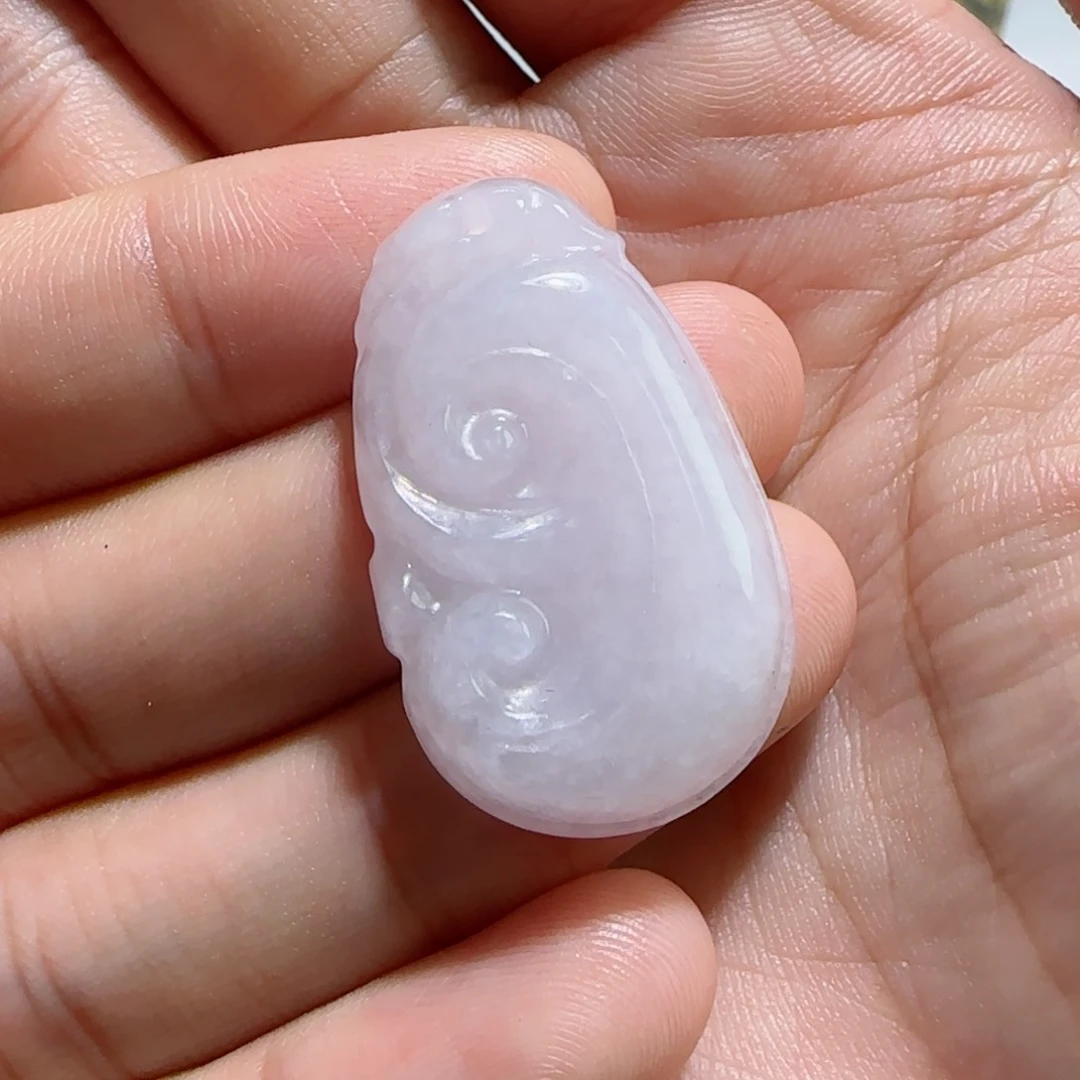 翡翠未镶嵌颈饰如意