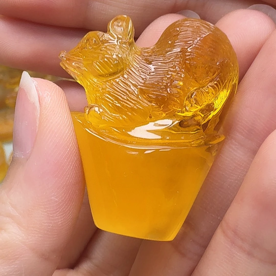 未镶嵌琥珀珠宝奇石吊坠