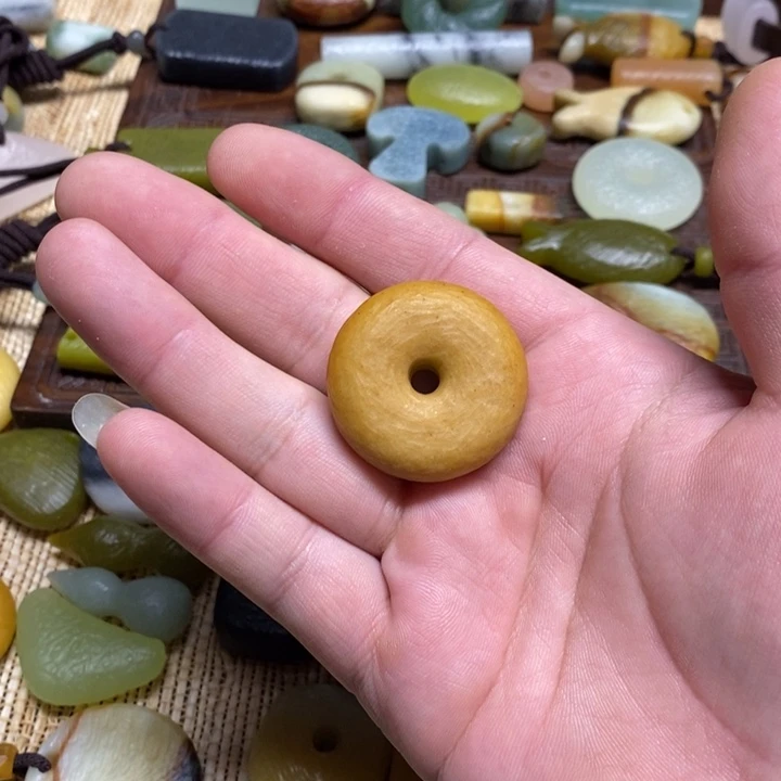 S***.蛇纹石玉未镶嵌挂件