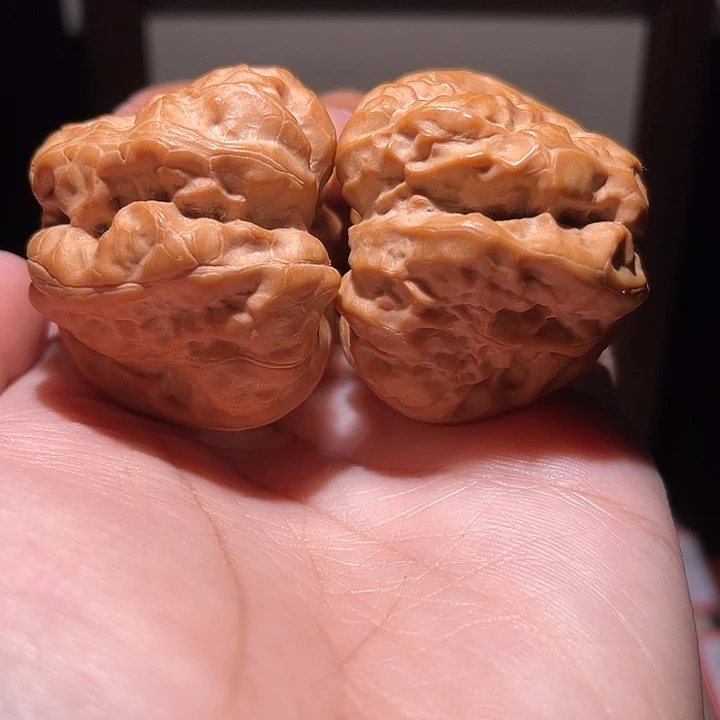 把件核桃43×47峡谷开背