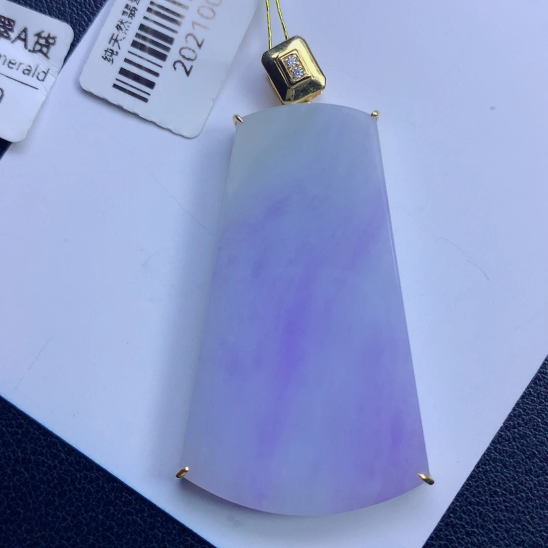 翡翠未镶嵌颈饰无事牌