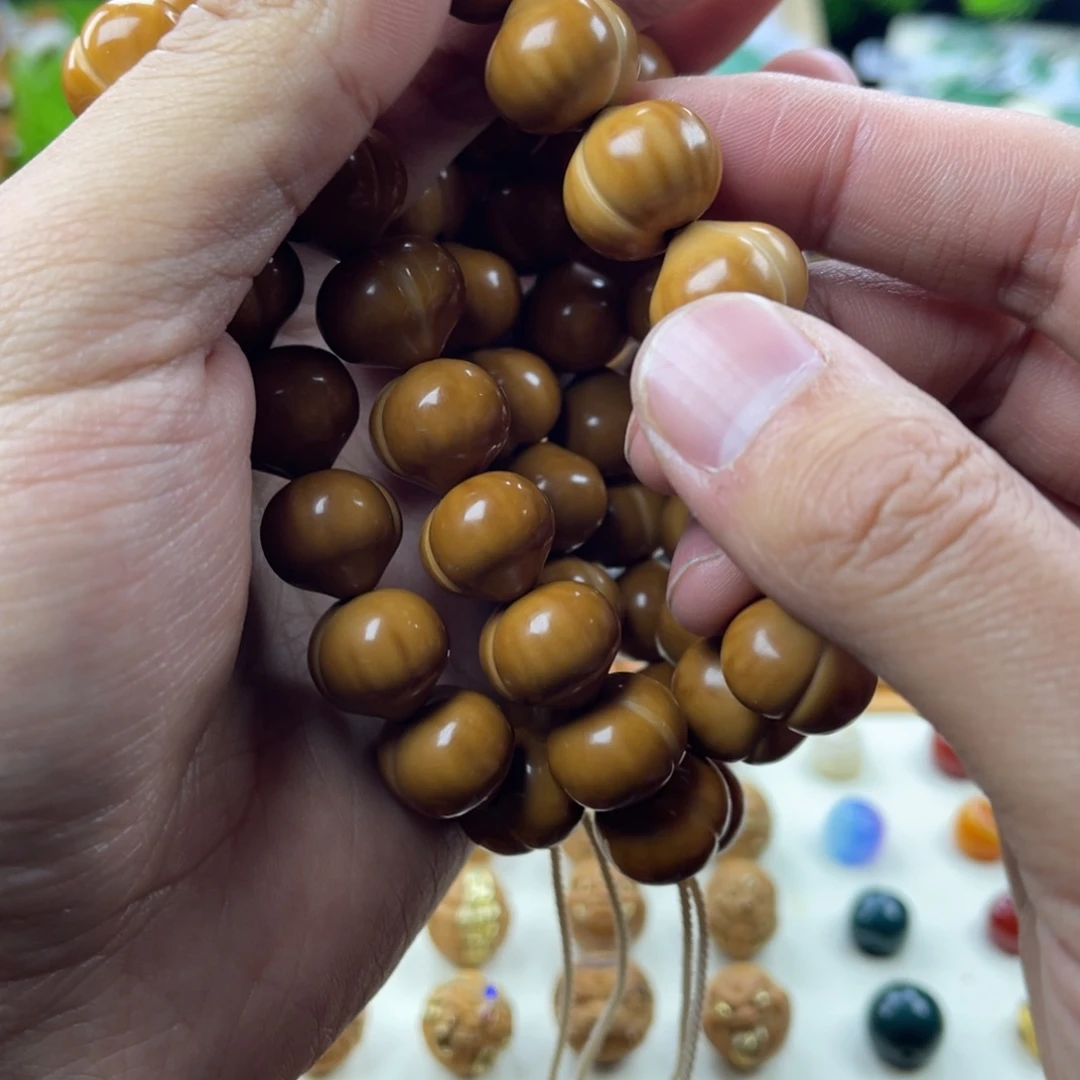 猴头核桃吊坠屁桃