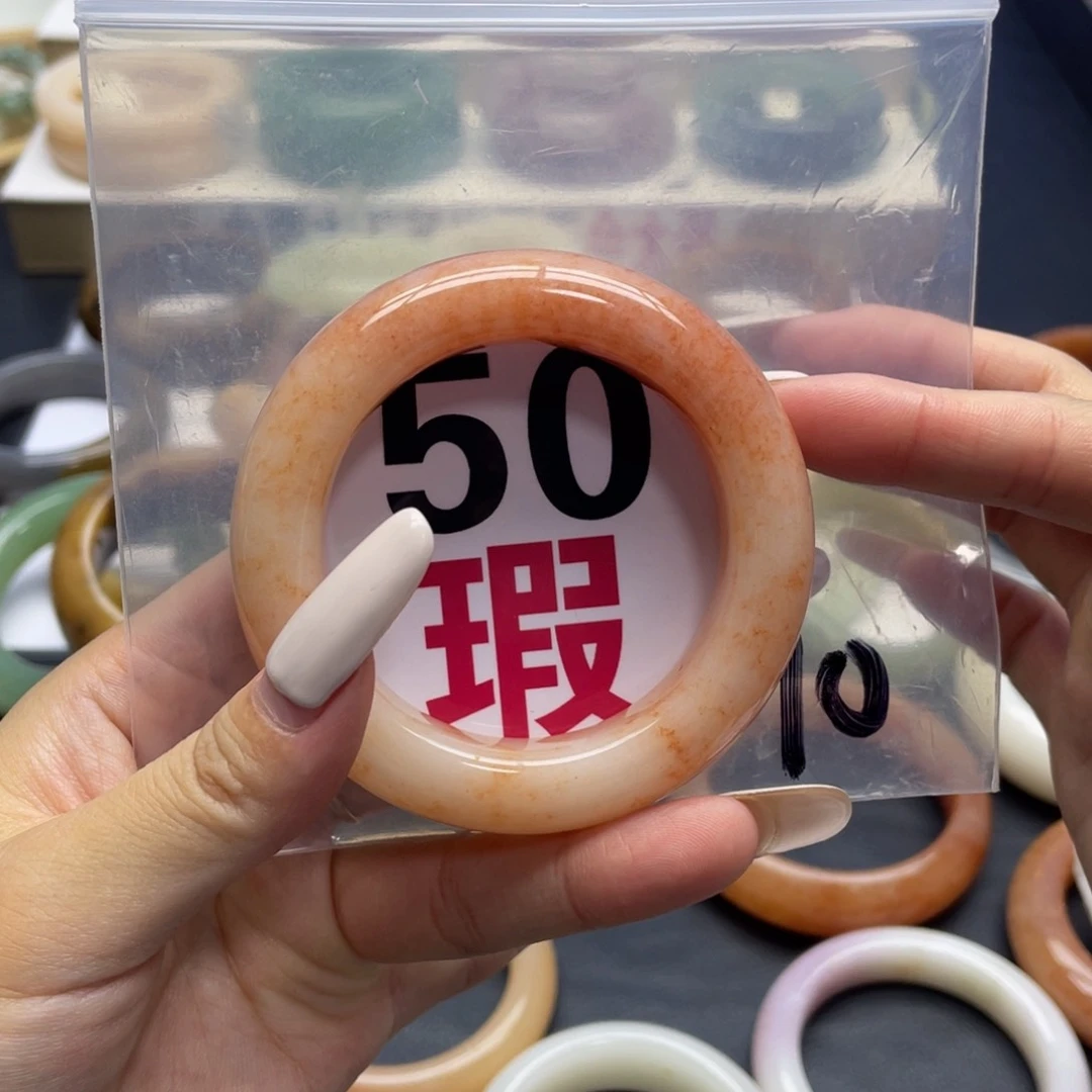 未镶嵌手镯石英质玉