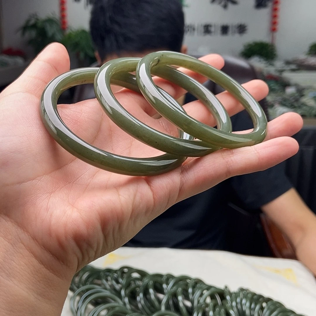 和田玉手镯未镶嵌52-64颜色多样性发拍一发一