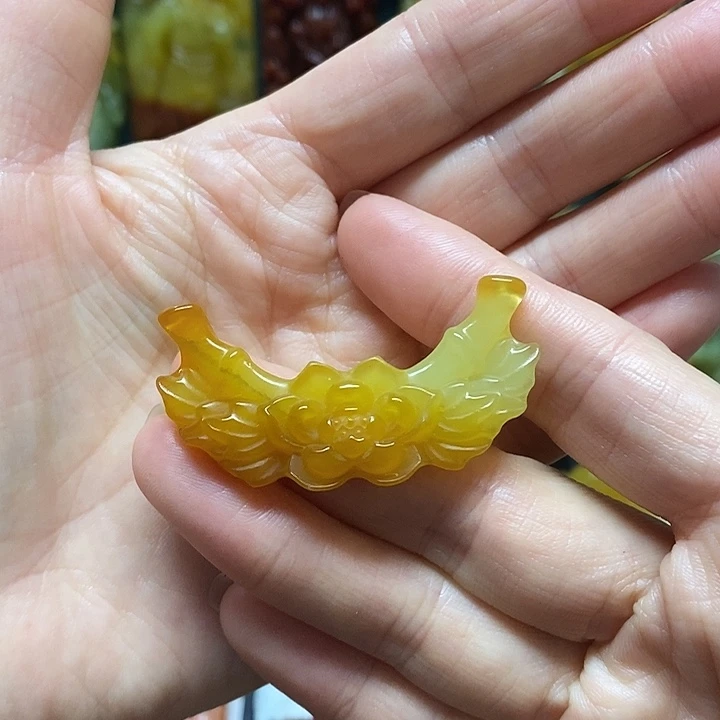 岫玉未镶嵌吊坠(赠链)