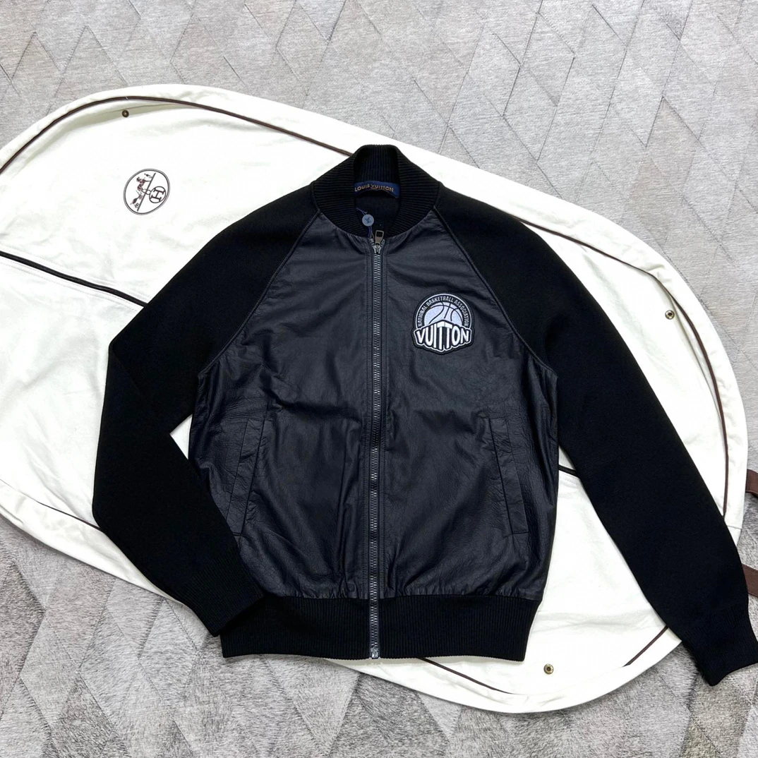 全新未使用 LV 123922 路易威登小牛皮徽章夹克 羊毛拼接