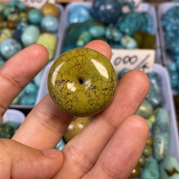 绿松石未镶嵌颈饰