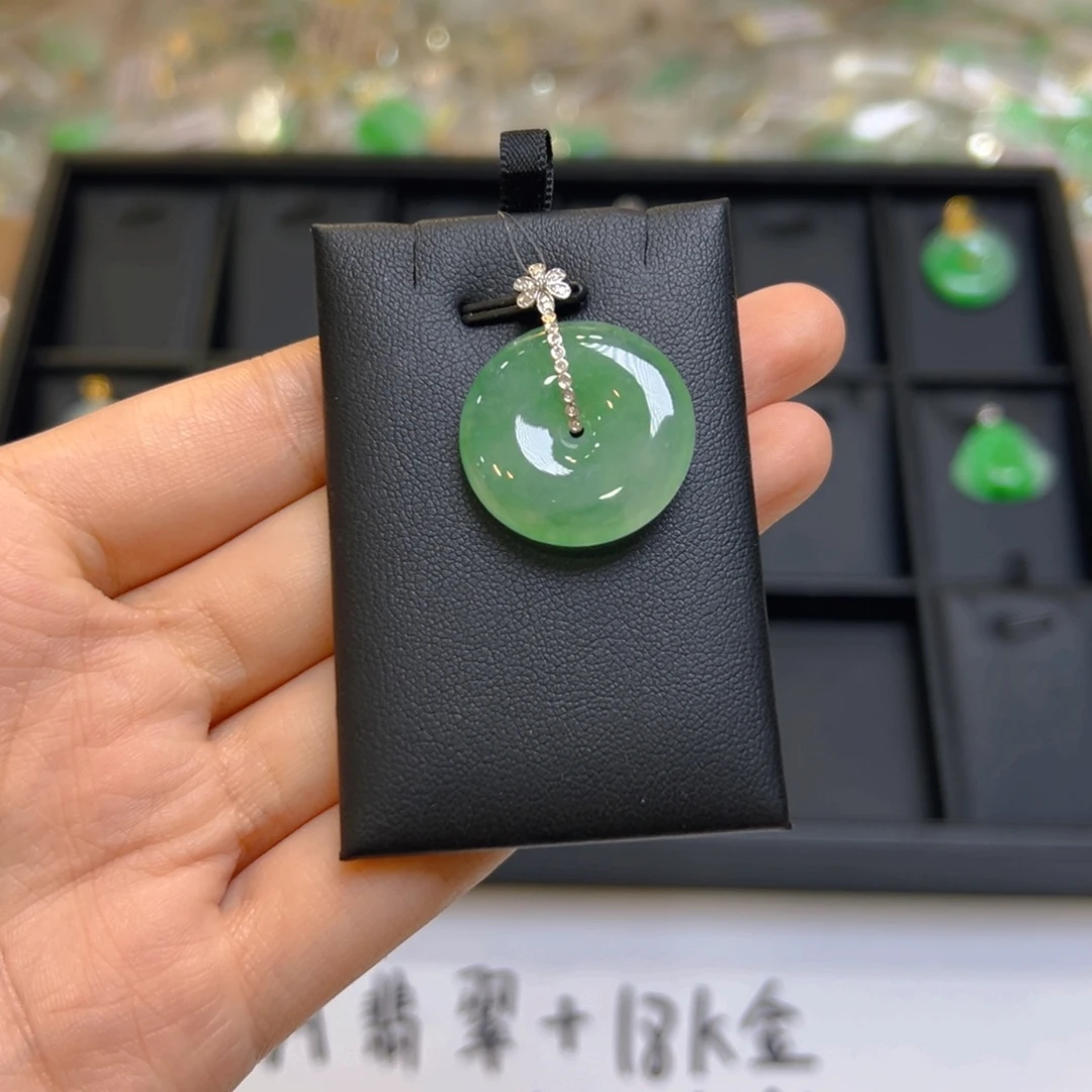 吊坠(不含链)18K金镶嵌翡翠