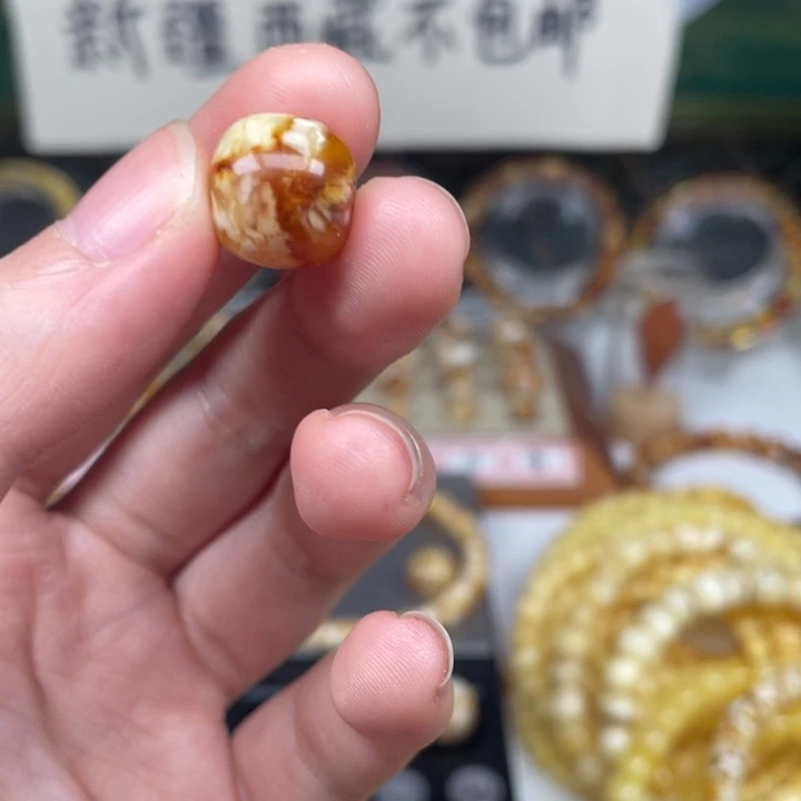 M***e琥珀未镶嵌裸石48号