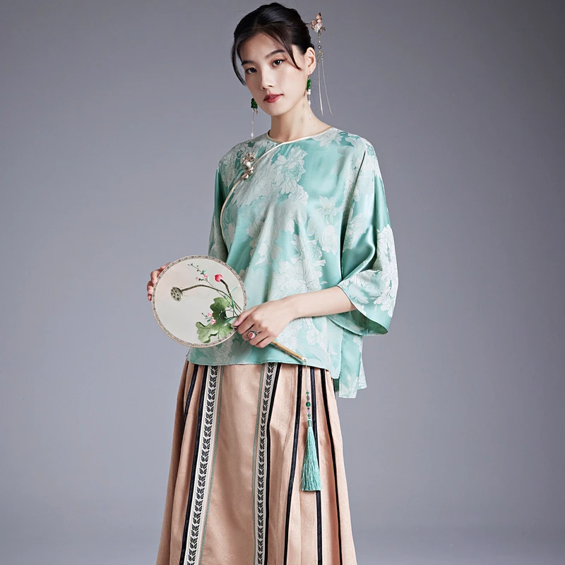 陌遇新中式提花缎日常圆领复古茶服衬衫气质国风唐装上衣M246172