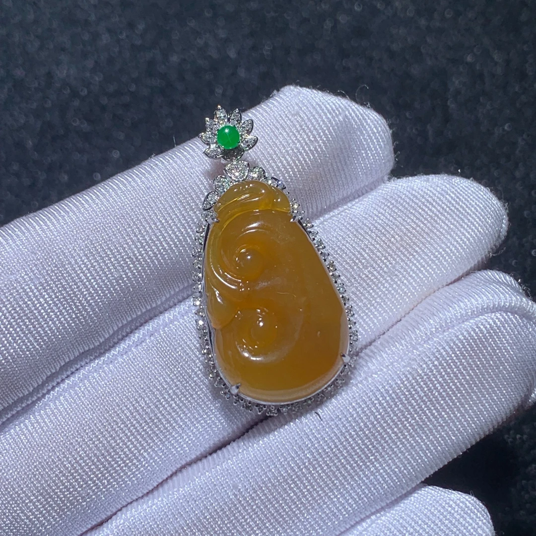 ZY-0622-8-03  天然缅甸翡翠A货  18K金如意吊坠