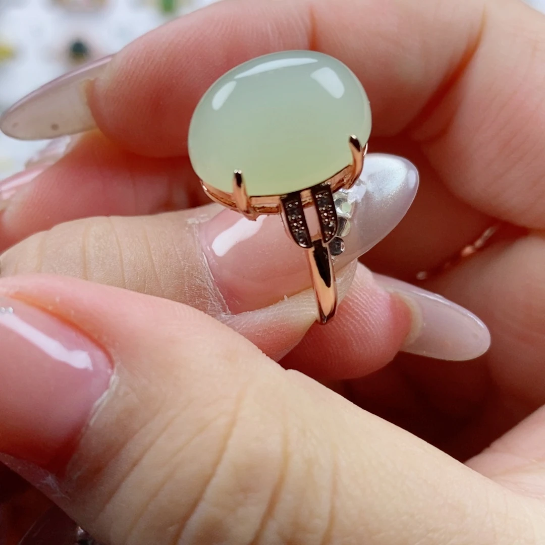 未镶嵌戒指和田玉