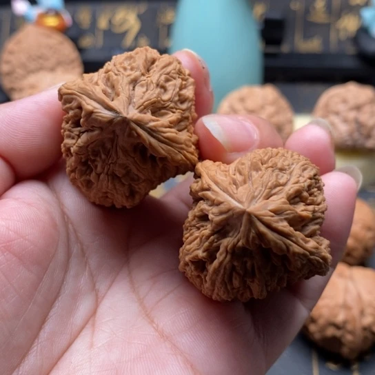 文玩核桃吊坠南疆