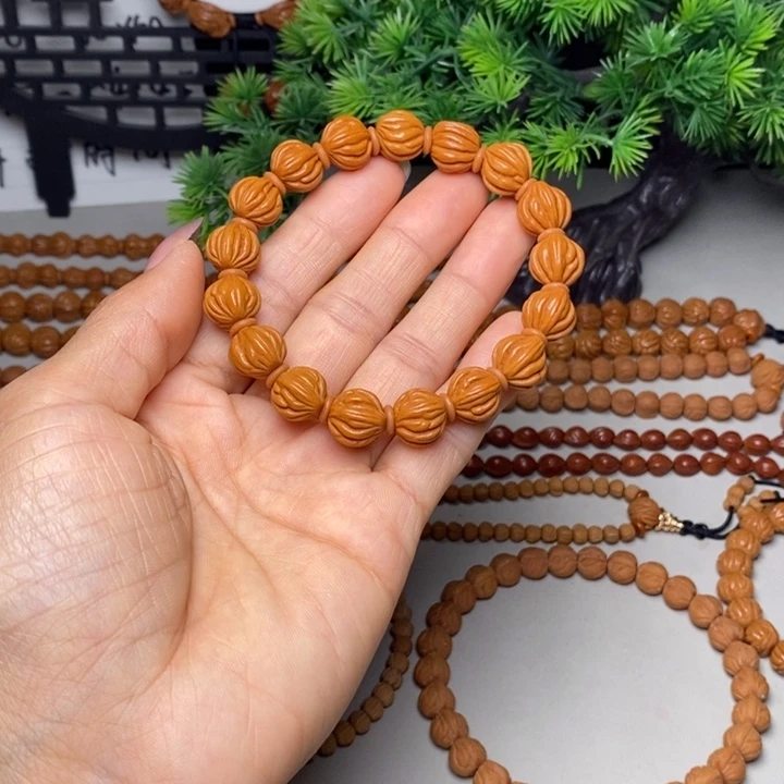 手串桃核佛手通天纹