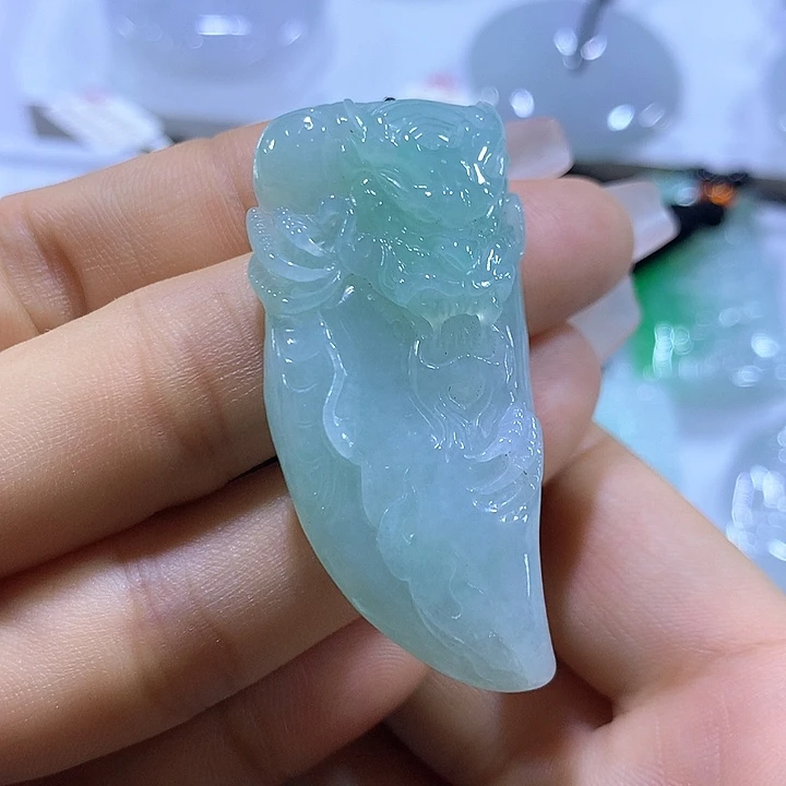 翡翠未镶嵌颈饰天然翡翠A货吊坠