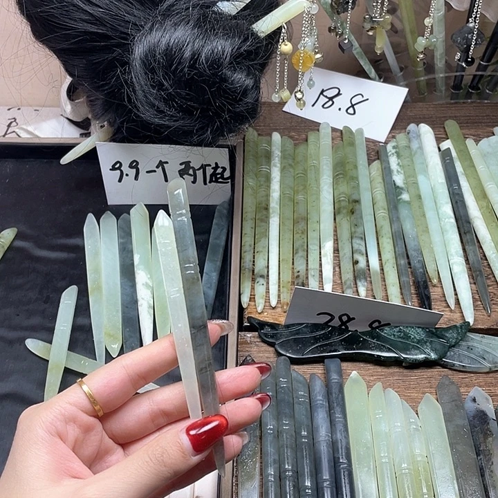 蛇纹石玉发饰合金上**岸