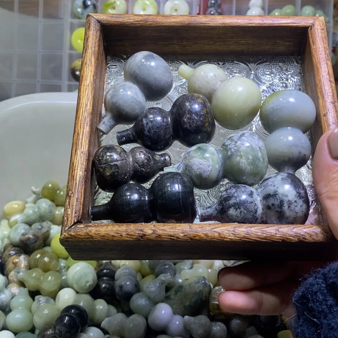合金蛇纹石玉颈饰116