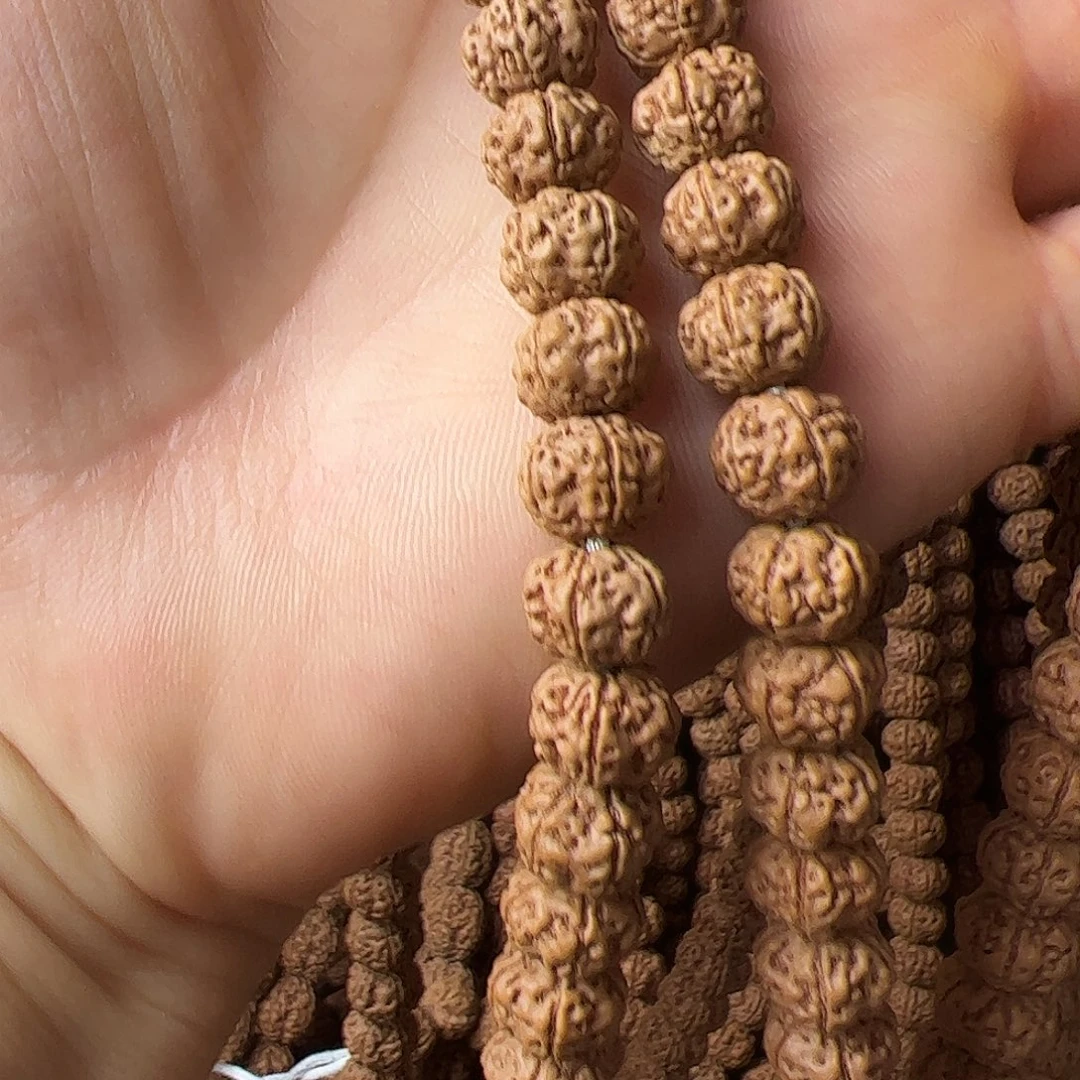 静***C金刚菩提吊坠玉梅花，非精品，手串