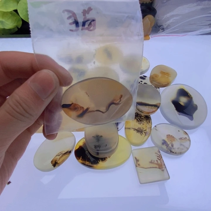 玛瑙/玉髓颈饰未镶嵌三***猫