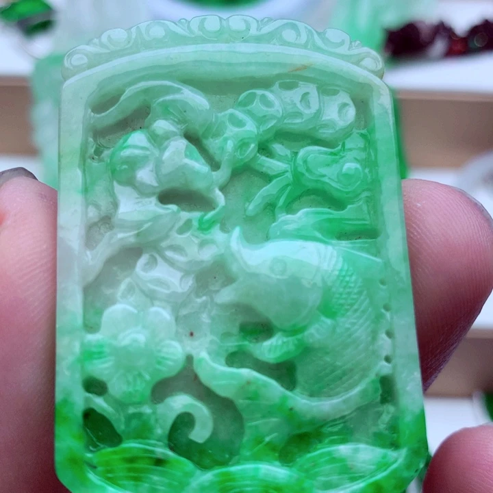吊坠(不含链)未镶嵌翡翠