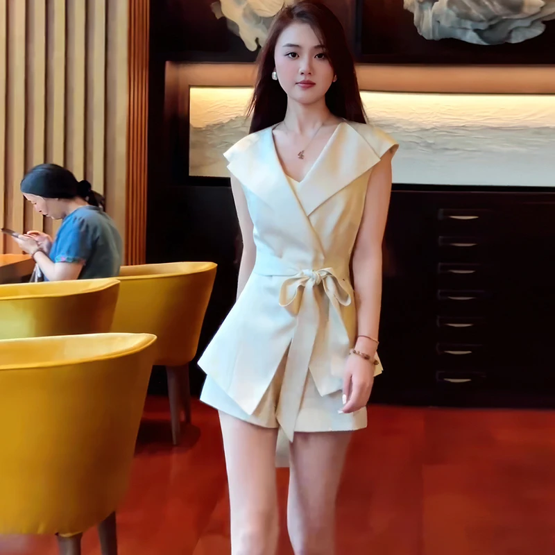 法式气质御姐高级感套装女2025夏季新款绑带无袖马甲+短裤两件套