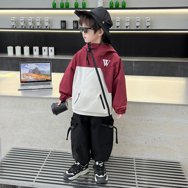 男童风外套春秋季2025新款儿童装冲锋衣宝宝上衣酷帅男孩秋装夹克