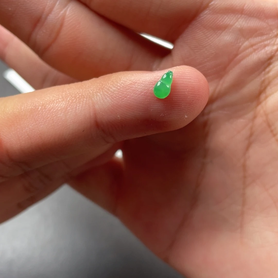 翡翠未镶嵌挂件翡翠