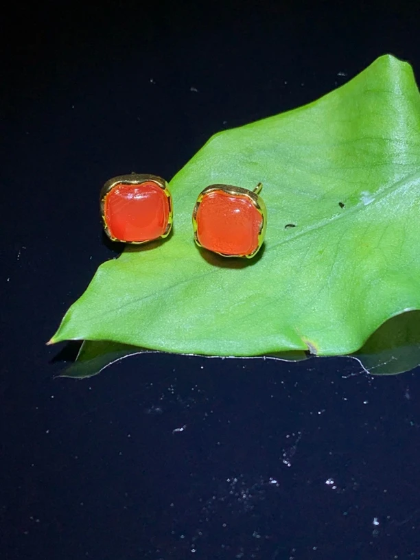 保山 镶嵌耳钉【方形】柿子红佩戴保养天然满肉红润饱满