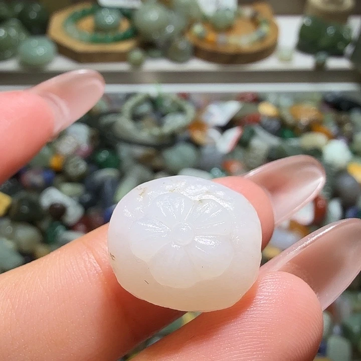 和田玉未镶嵌珠宝奇石