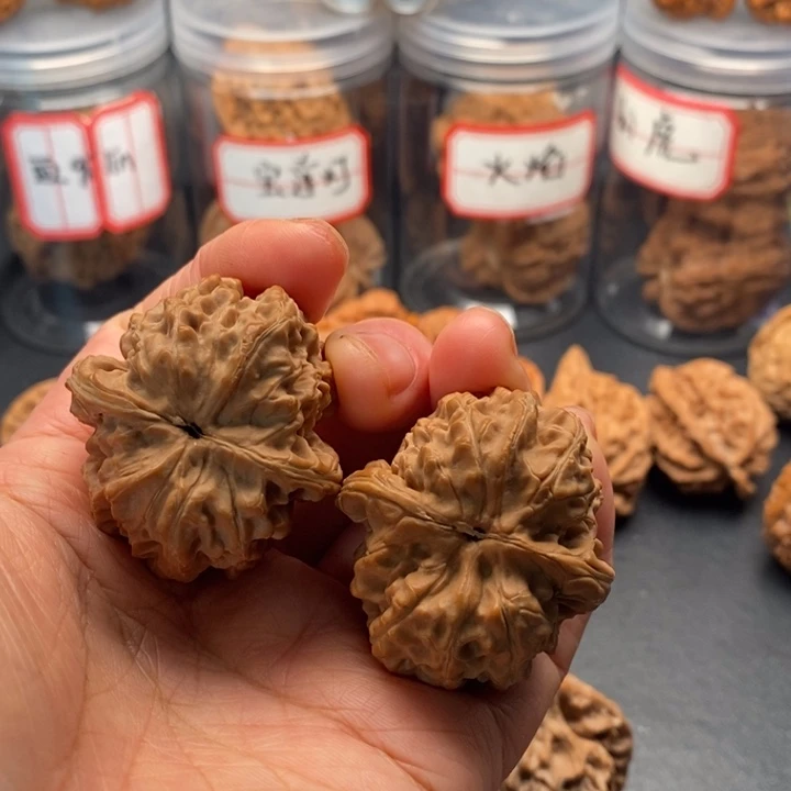 才***财把件文玩核桃麒麟元宝