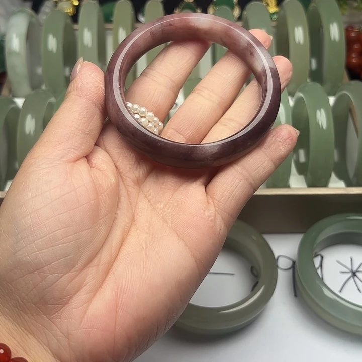 石英岩玉未镶嵌手镯