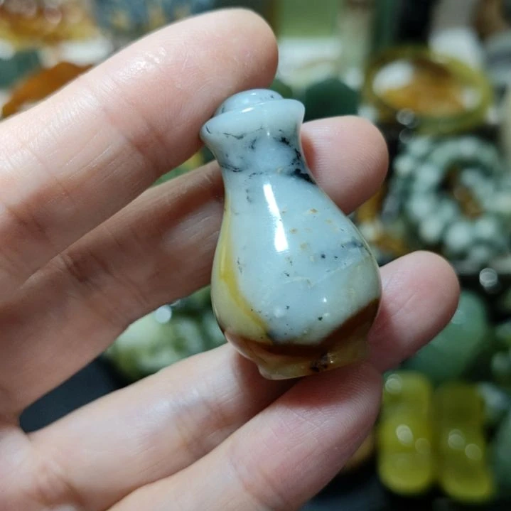 岫玉未镶嵌挂坠款式